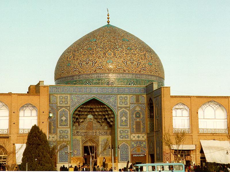 Shaykh Lutfullah Mosque in Isfahan, Iran.